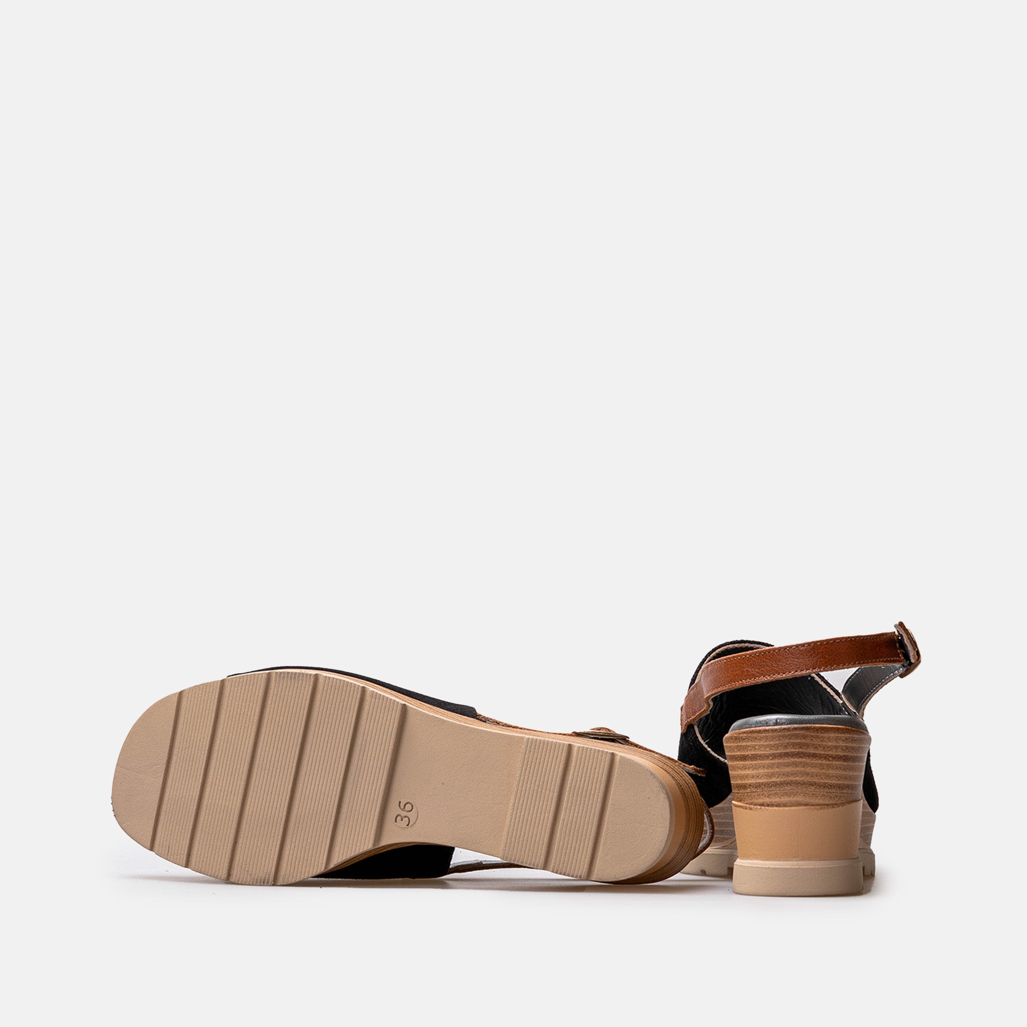 Volzak 5010 Suede sandal Black