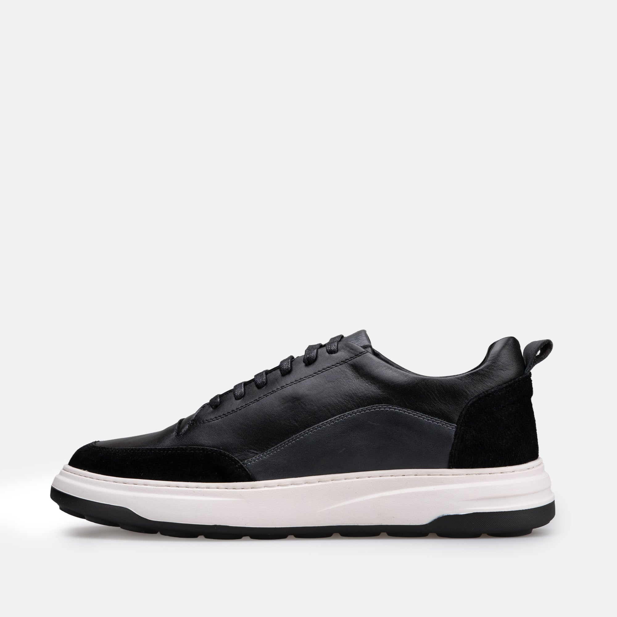 Volzak 6056 Black leather sneaker