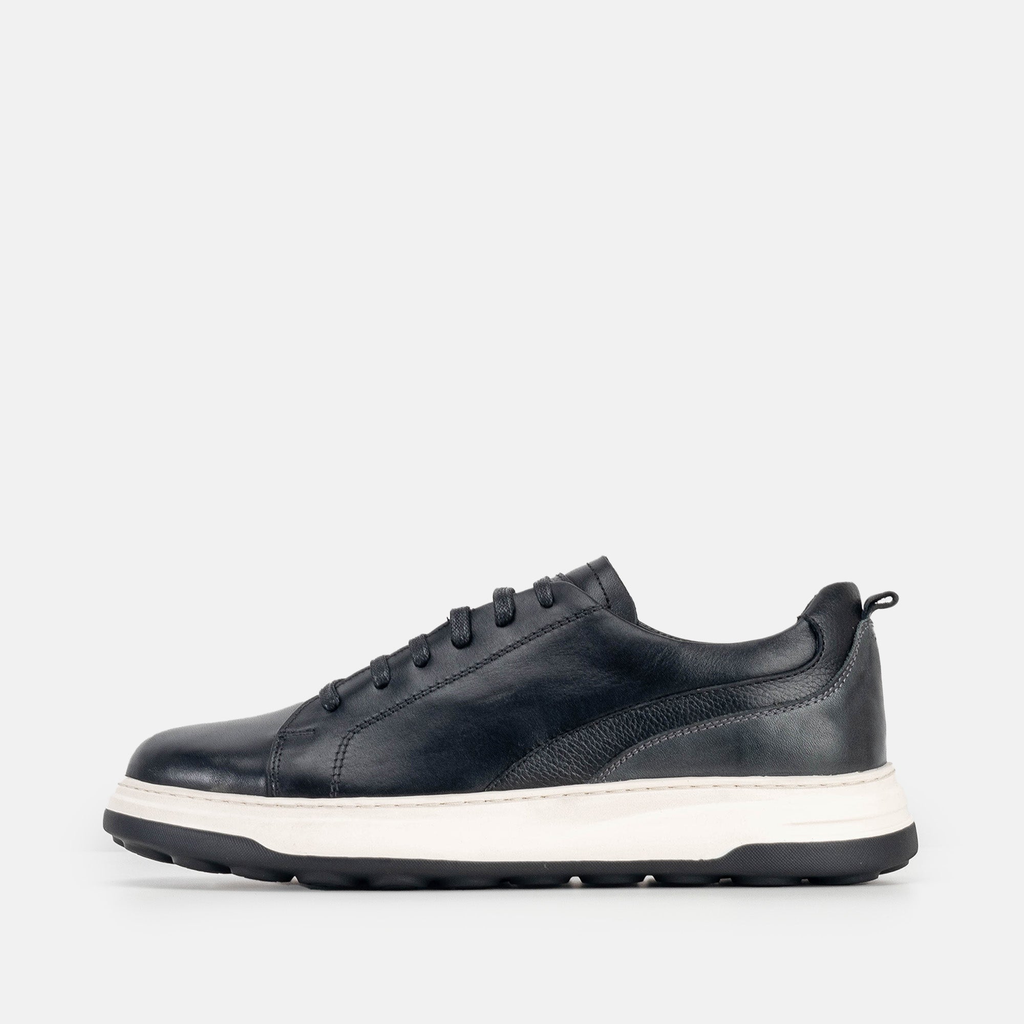 Volzak 6092 leather sneaker Black