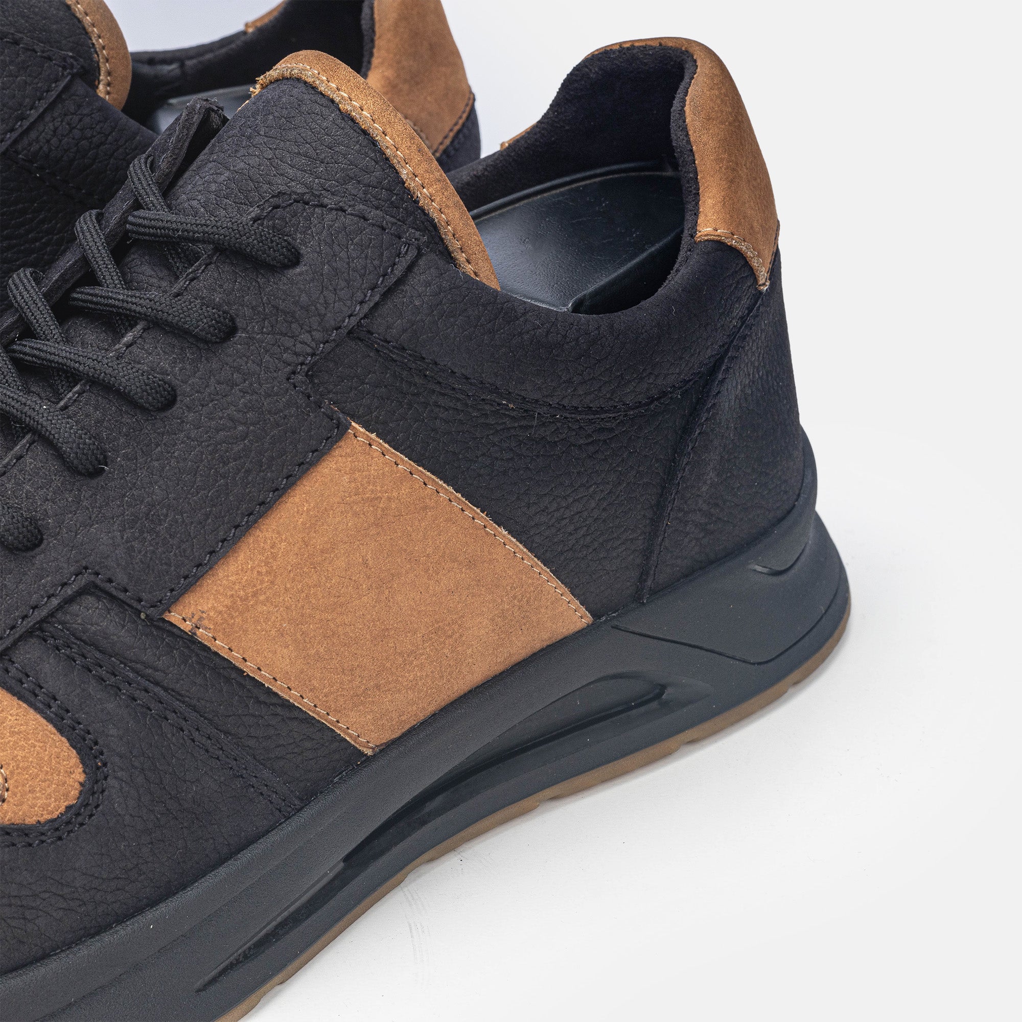 Volzak 3038 Black Camel Nubuck Sneakers