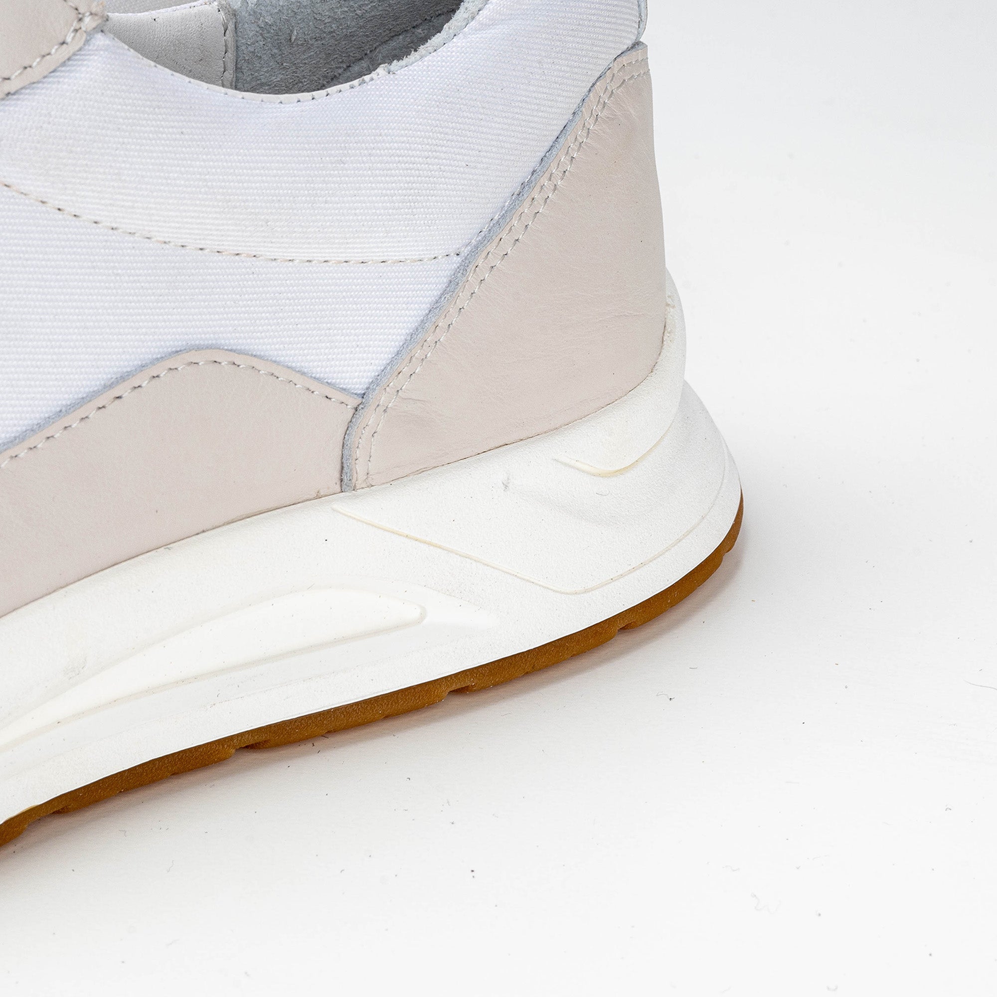 Volzak 3039 Beige White Leather Sneakers