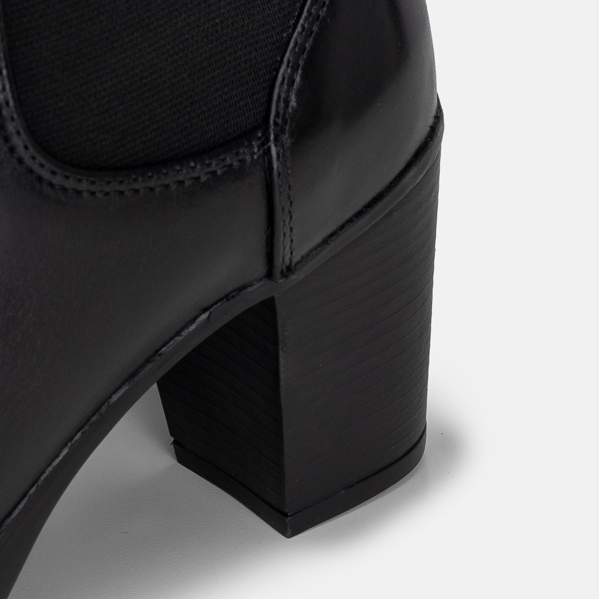 Volzak 1101 Black Leather Ankle Boot