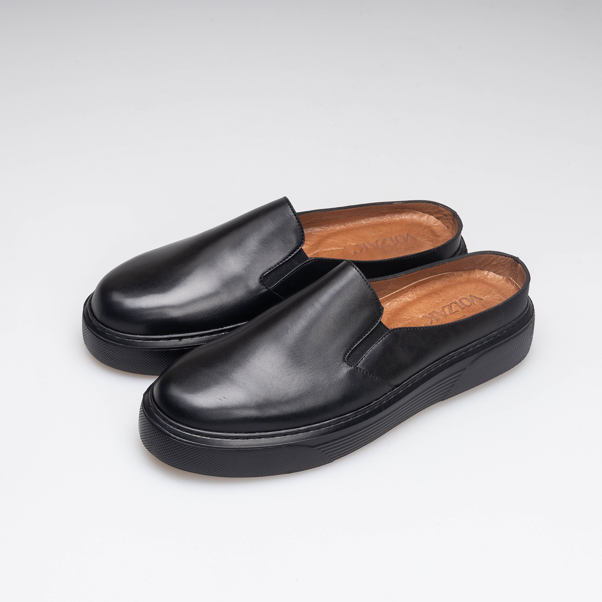 Volzak 5348 Black Leather Mule