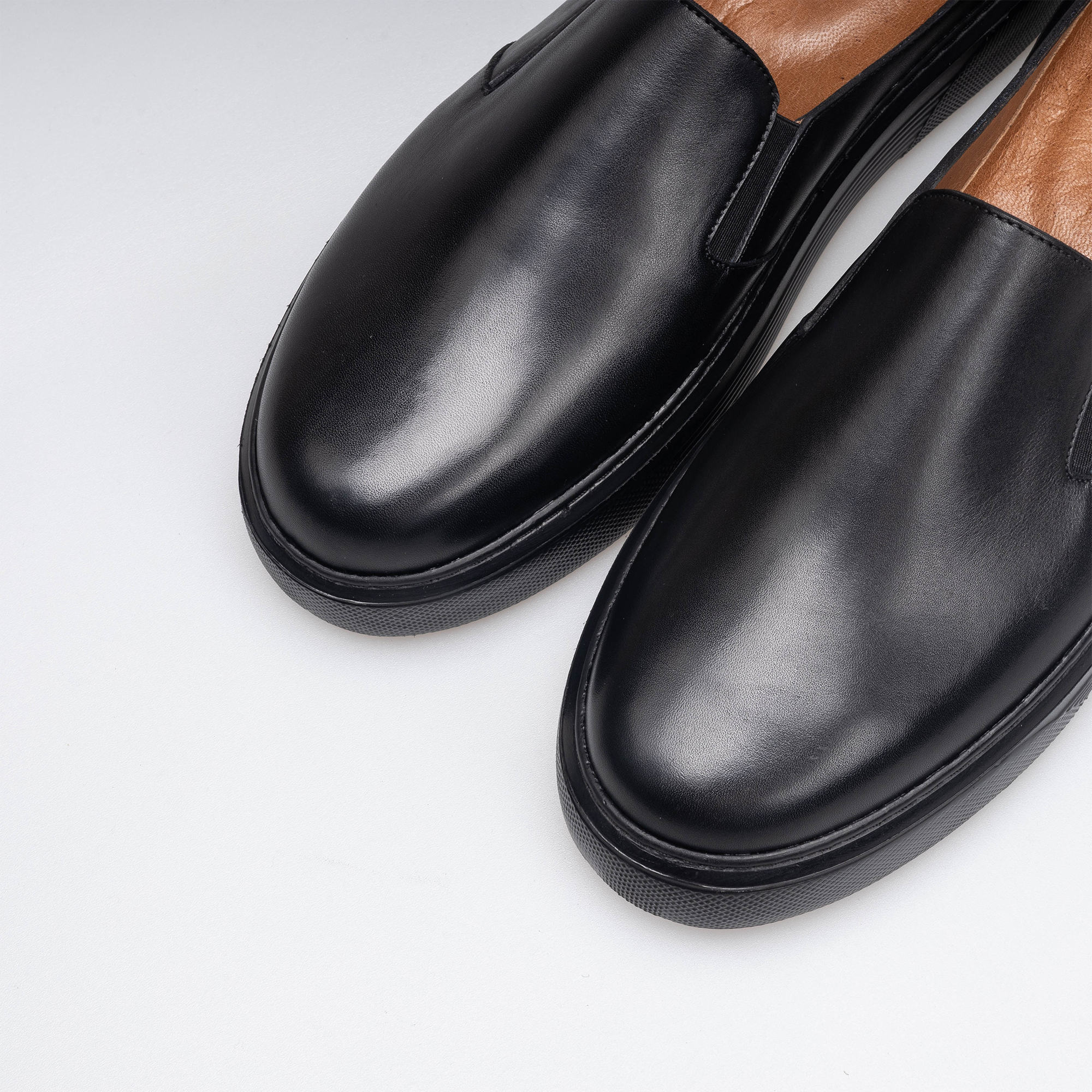 Volzak 5348 Black Leather Mule