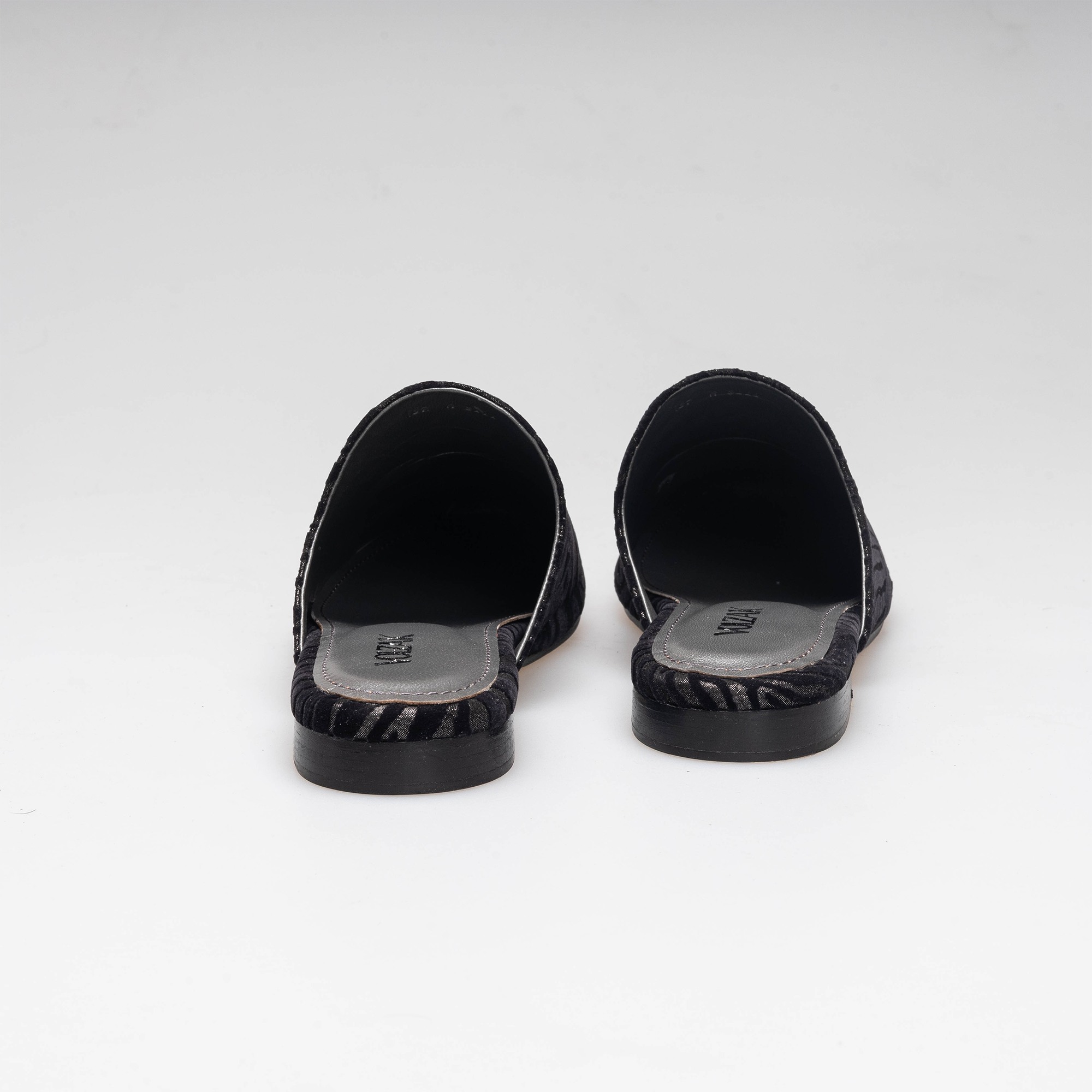 Volzak 3111 Black Leather Mule
