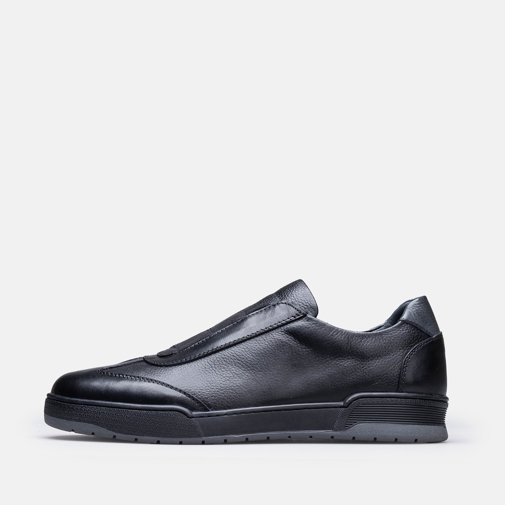Volzak 200 Black Leather Sneakers