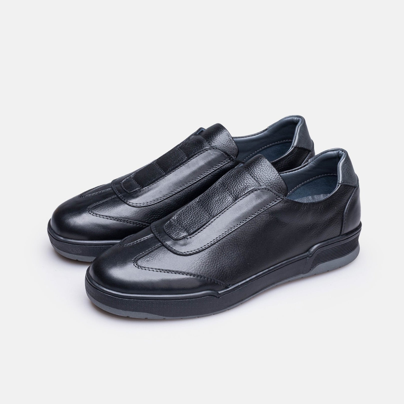 Volzak 200 Black Leather Sneakers