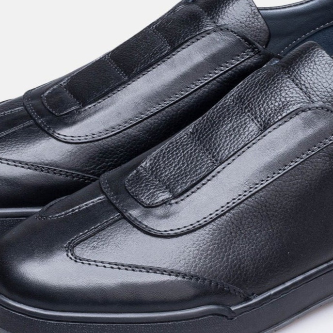 Volzak 200 Black Leather Sneakers