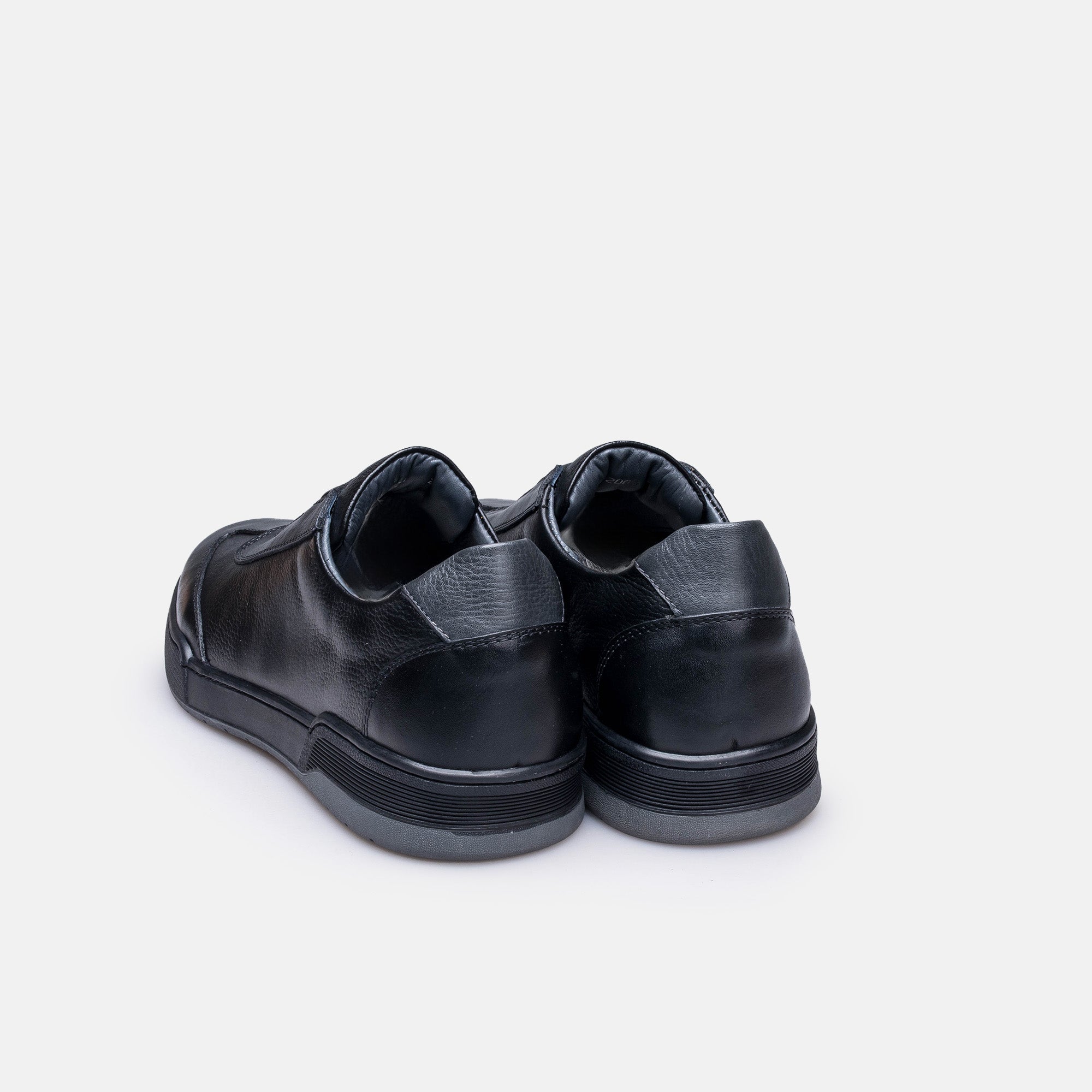 Volzak 200 Black Leather Sneakers