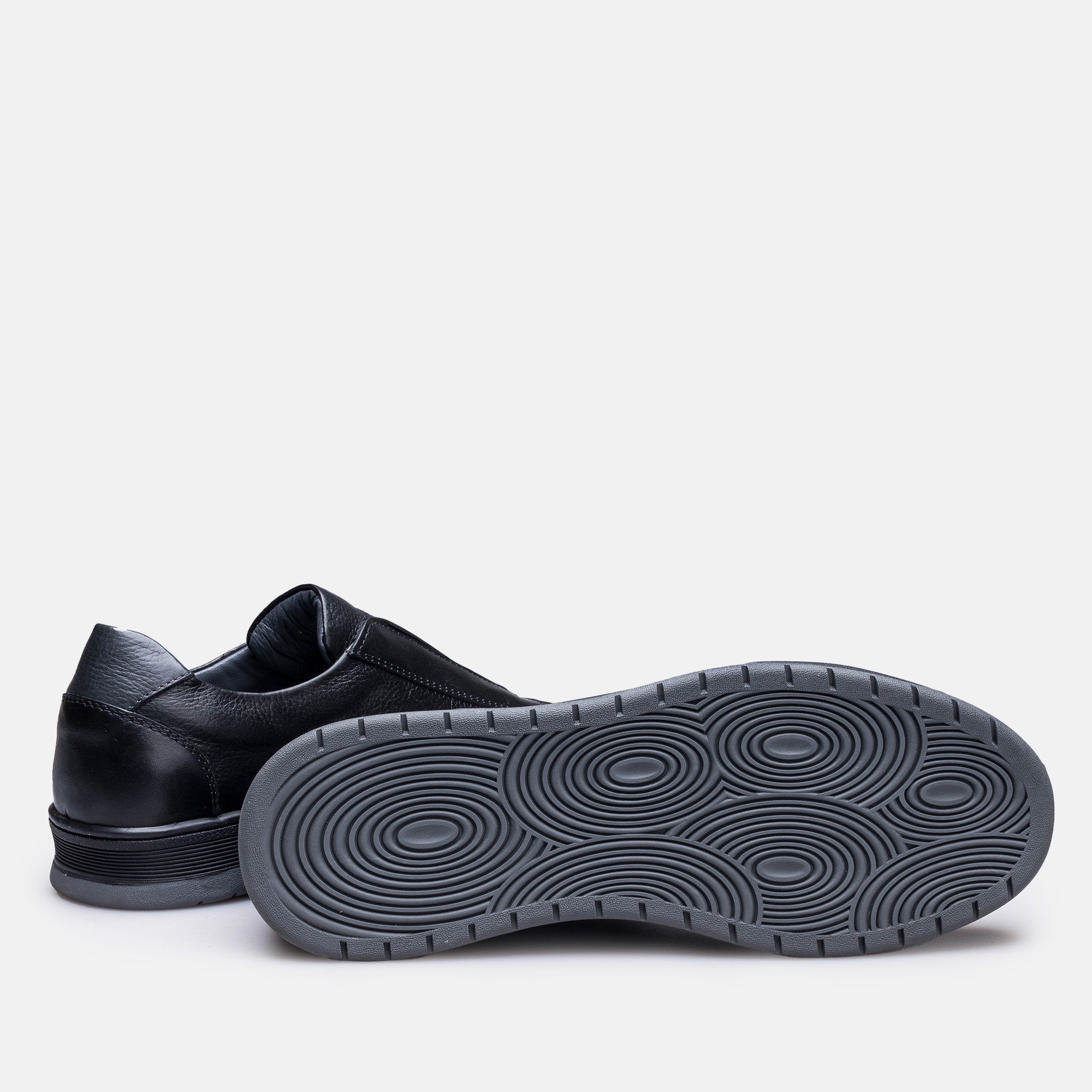 Volzak 200 Black Leather Sneakers