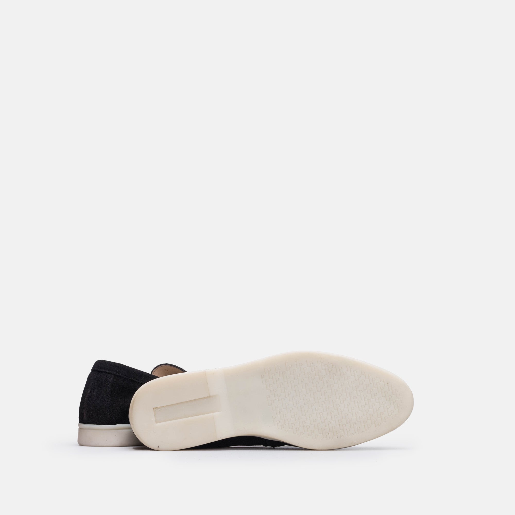 Volzak 32 Black Suede Shoe